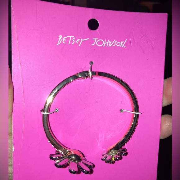 SOLD BETSEY JOHNSON SET Ooh a Daisy Mixed Metals Necklace Bracelet Earrings NWT - Picture 7 of 16